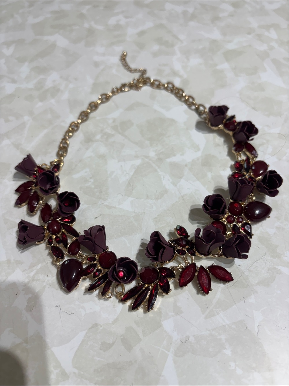 Gold-Setting Burgundy Floral Statement Necklace